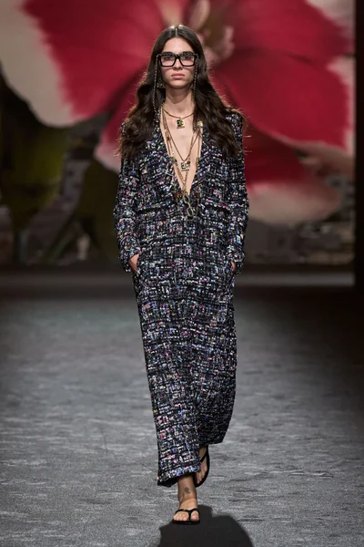 Look 1